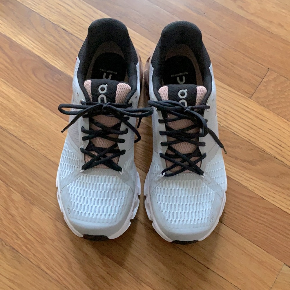 On Cloudflyer Running Shoe